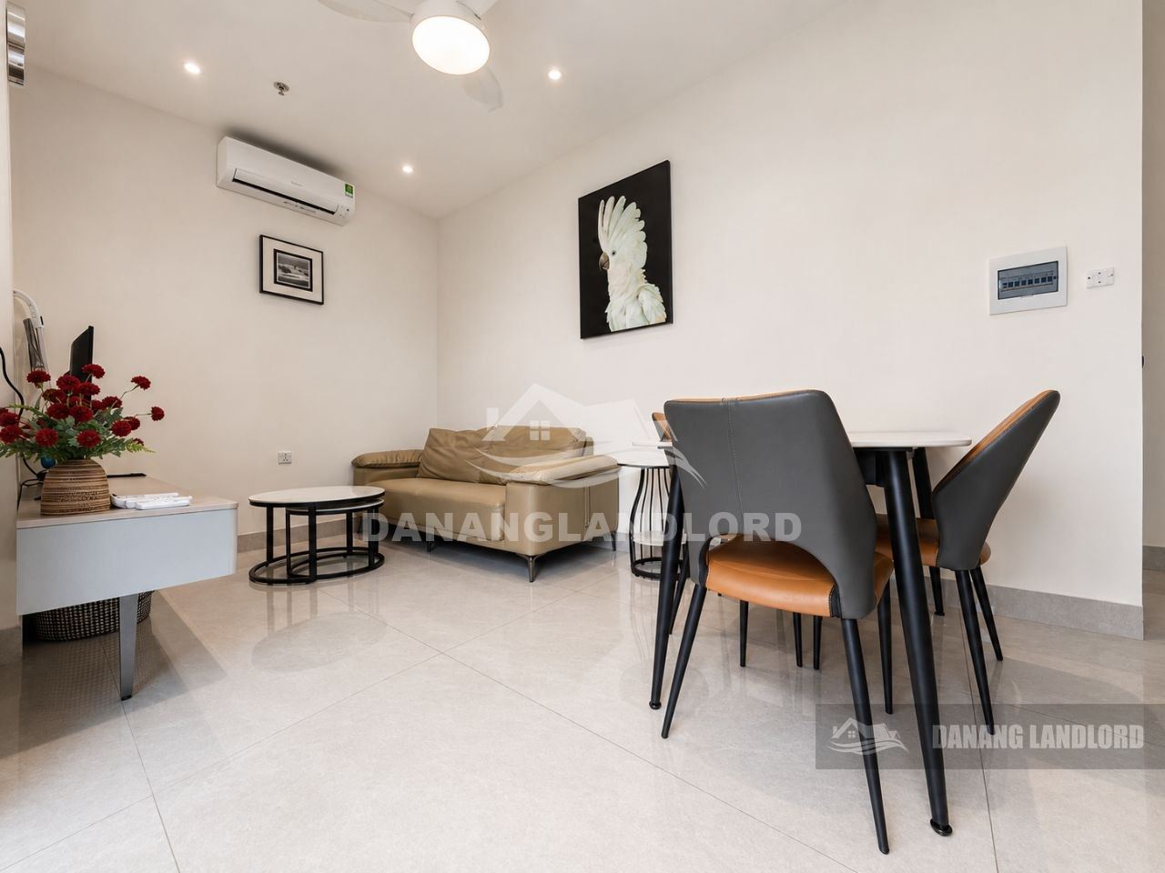 Modern Two-Bedroom Apartment in Ngu Hanh Son photo 3 of 8