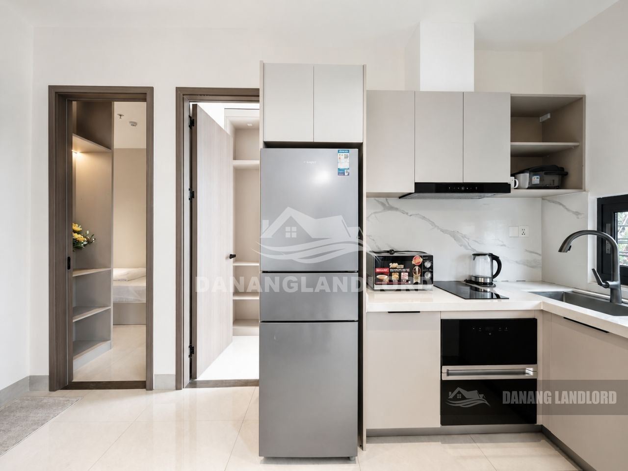 Modern Two-Bedroom Apartment in Ngu Hanh Son photo 6 of 8