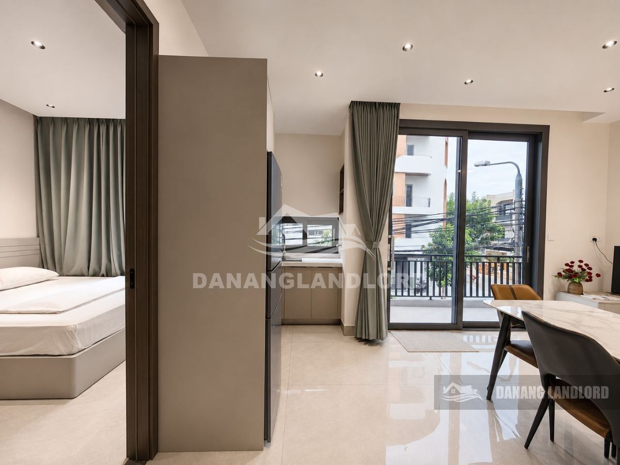 Modern Two-Bedroom Apartment in Ngu Hanh Son photo 7 of 8