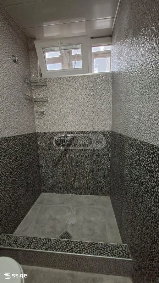 Furnished One-Bedroom Apartment in Sololaki photo 2 of 3