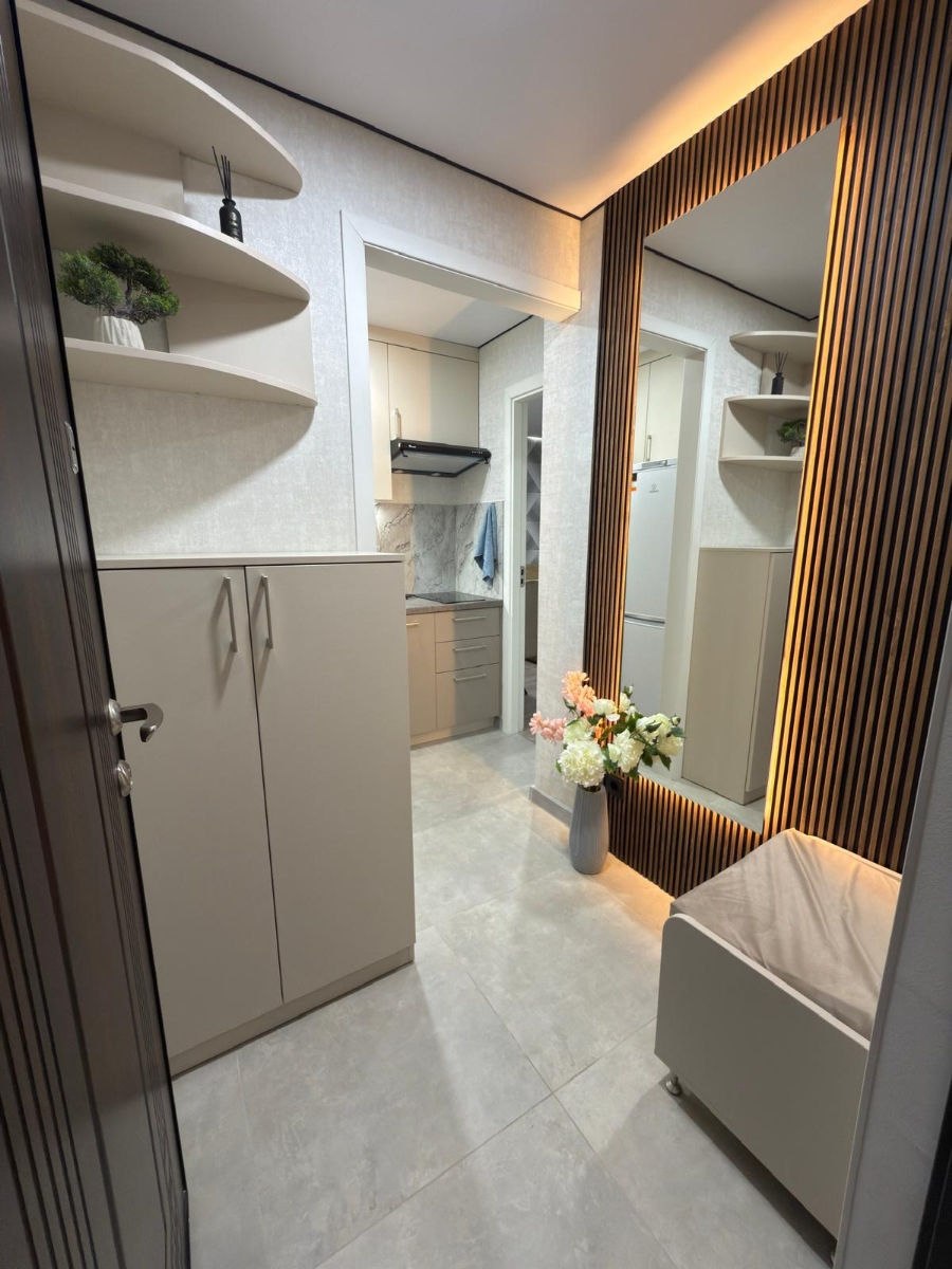 One-Bedroom Apartment in Central Chisinau photo 3 of 8