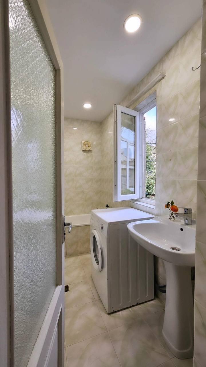 Уютная квартира на Мтацминде photo 3 of 8