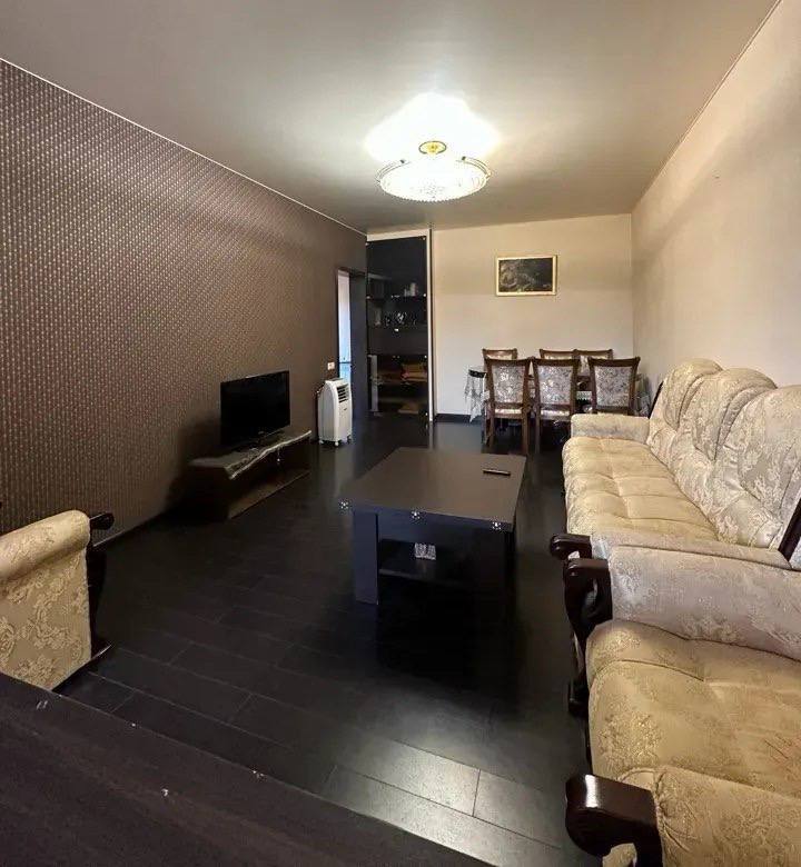 Furnished 4-Room Apartment in Kanaker-Zeytun photo 2 of 8