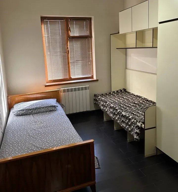 Furnished 4-Room Apartment in Kanaker-Zeytun photo 7 of 8