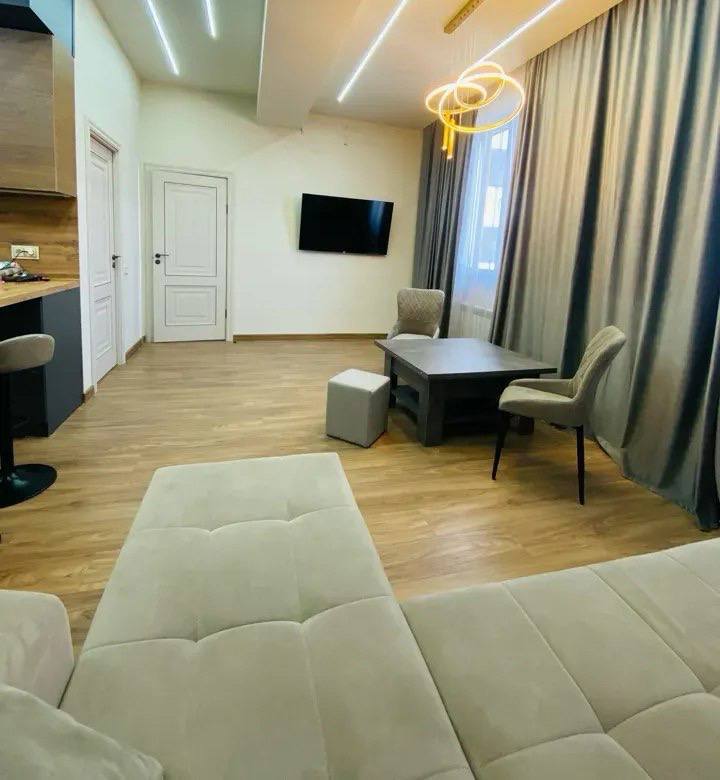 Furnished 2-Bedroom Apartment in Davtashen photo 2 of 8