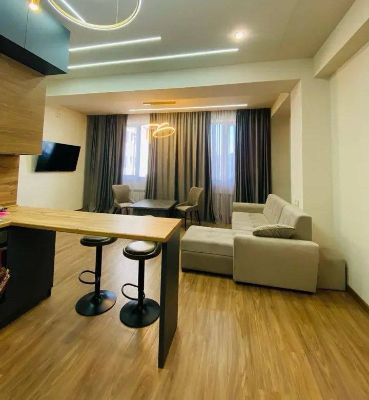 Furnished 2-Bedroom Apartment in Davtashen photo 3 of 8