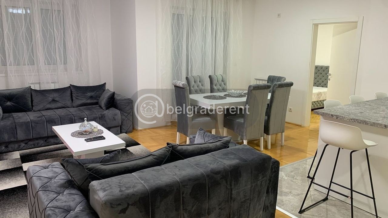 3-Bedroom Apartment in Voždovac photo 2 of 8