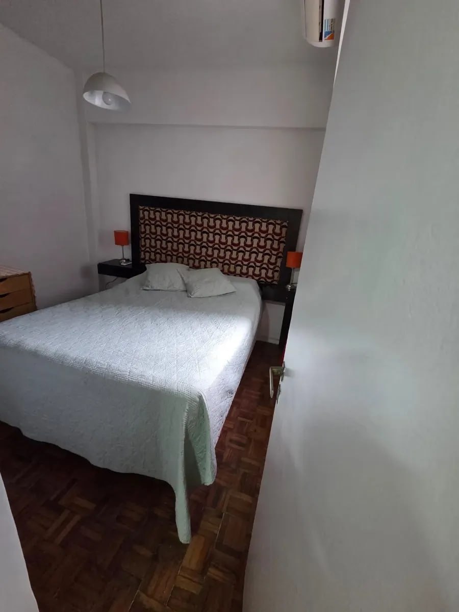 Furnished 1-Bedroom Apartment in Colegiales photo 5 of 8