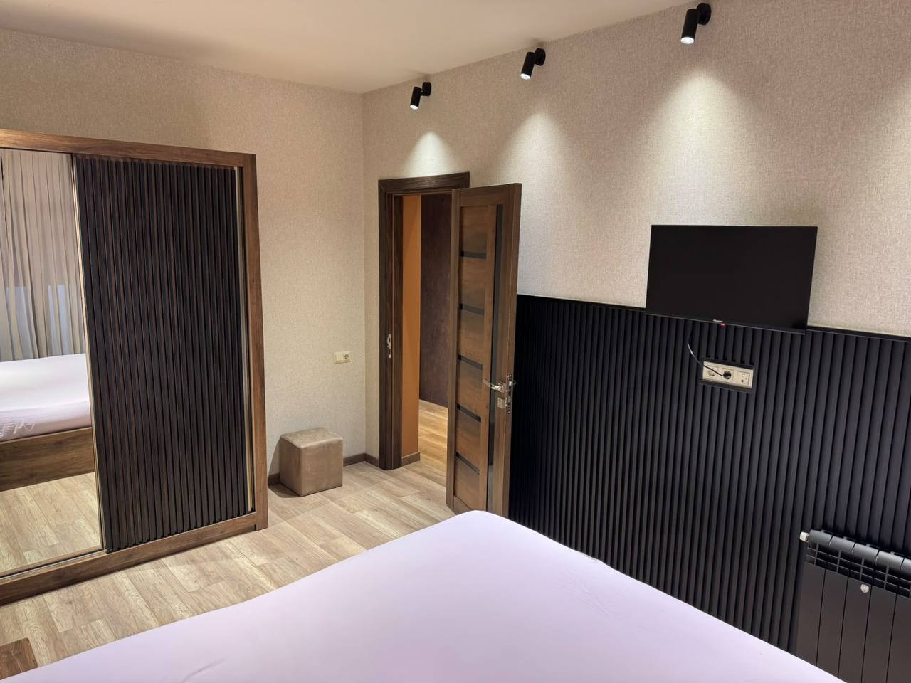 1-Bedroom Apartment on Pirosmani Street photo 5 of 7