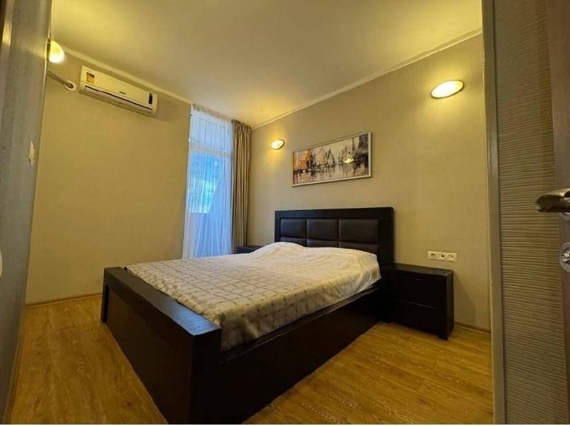 1-Bedroom Apartment with Balcony photo 4 of 6
