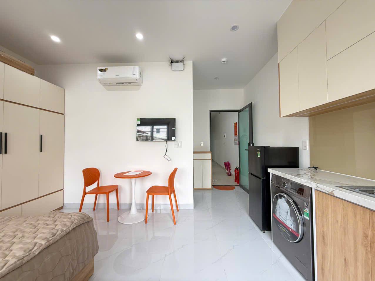 Furnished Studio Apartment on Xuan Quynh Street photo 4 of 8