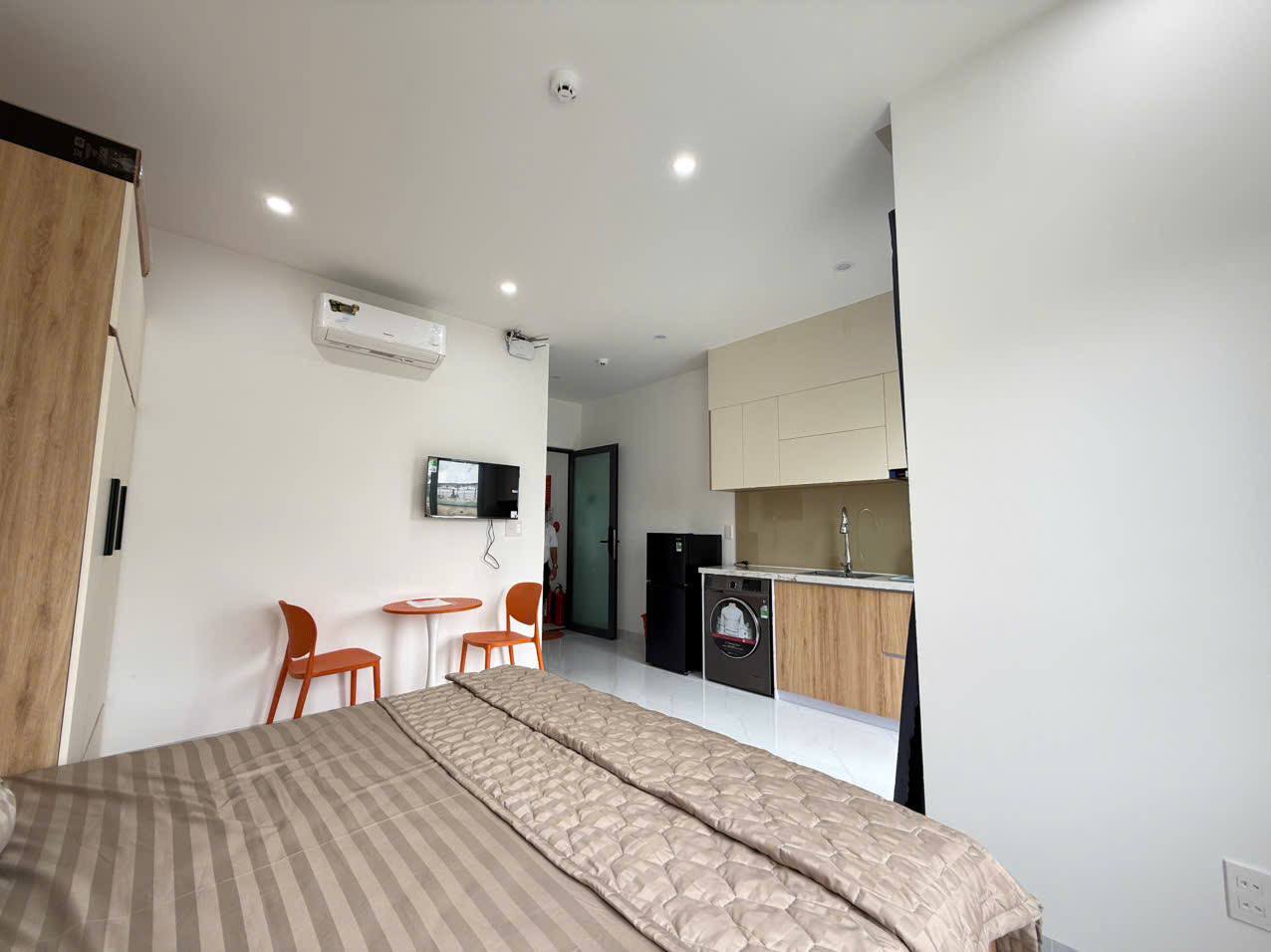 Furnished Studio Apartment on Xuan Quynh Street photo 6 of 8