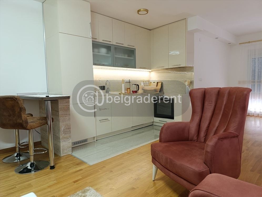 Квартира с 2,5 комнатами в Звездарской шуме photo 7 of 8