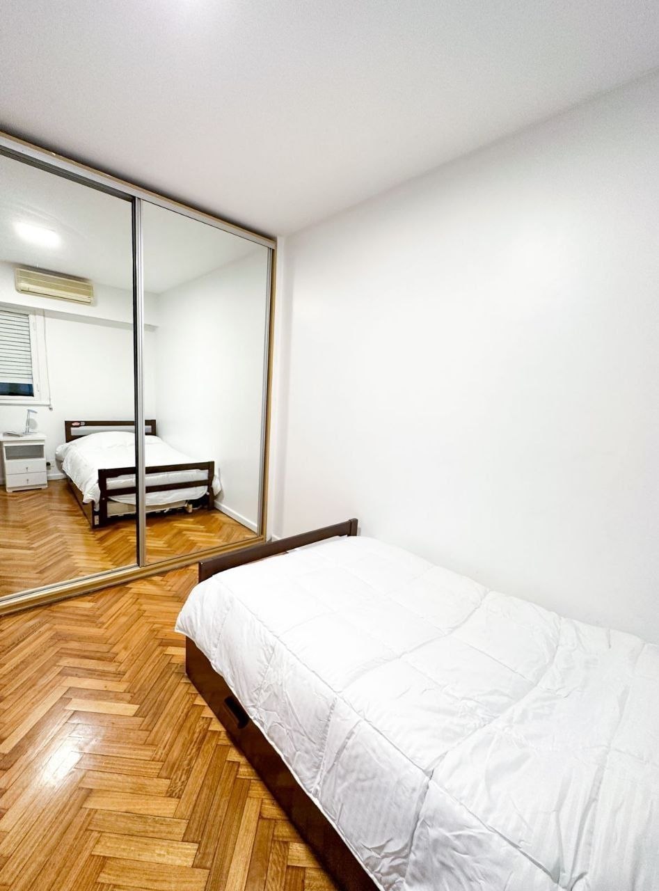 Furnished 3-Bedroom Apartment in Palermo photo 4 of 8