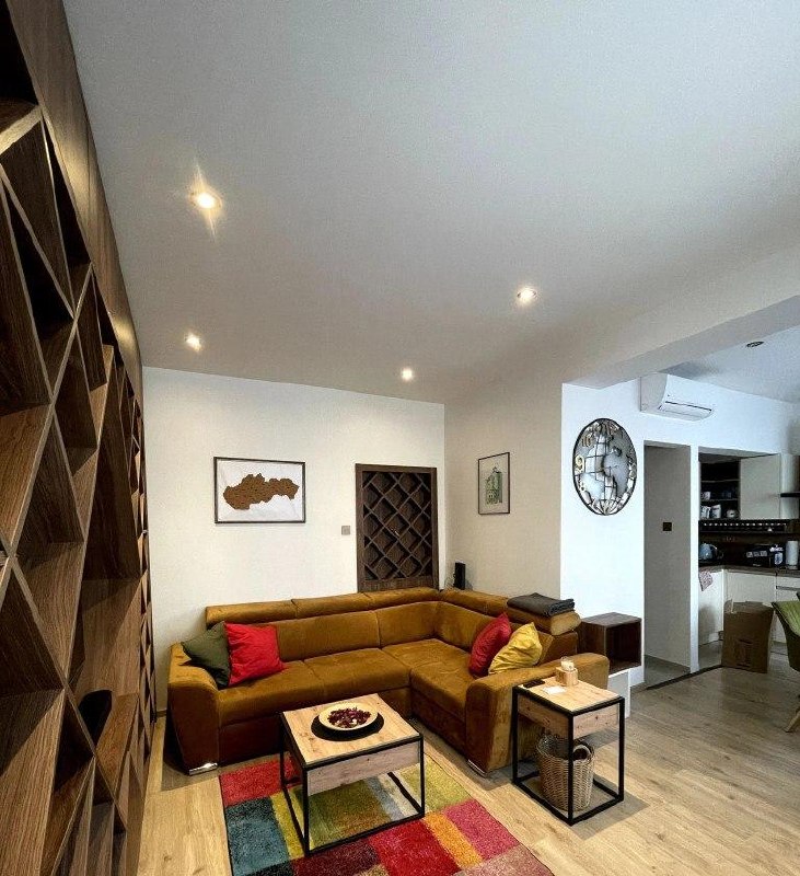 Furnished 1-Bedroom Apartment on Krížna Street photo 2 of 8