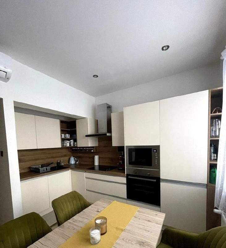 Furnished 1-Bedroom Apartment on Krížna Street photo 3 of 8