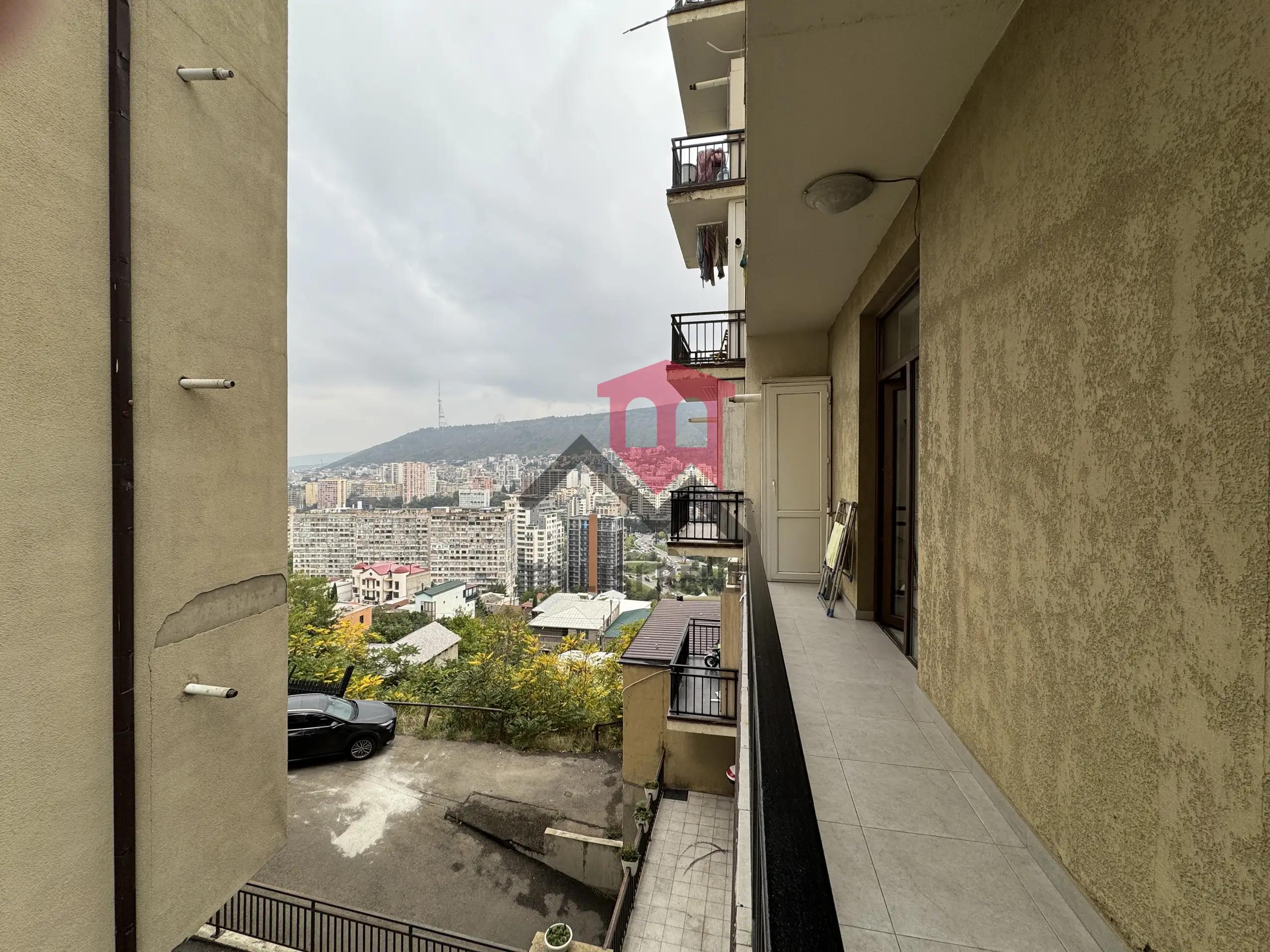 Two-Bedroom Apartment in Saburtalo photo 7 of 8
