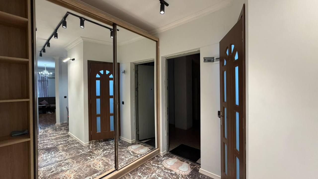 Furnished One-Bedroom Apartment on Khimshiashvili Street photo 3 of 6