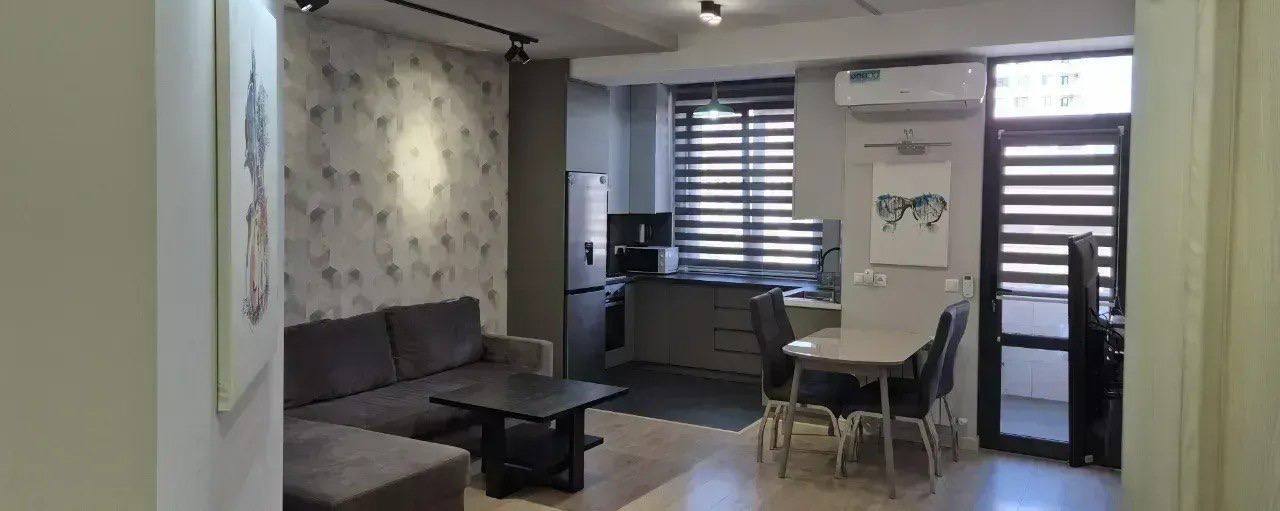 Furnished 3-Room Apartment in Arabkir photo 1 of 8
