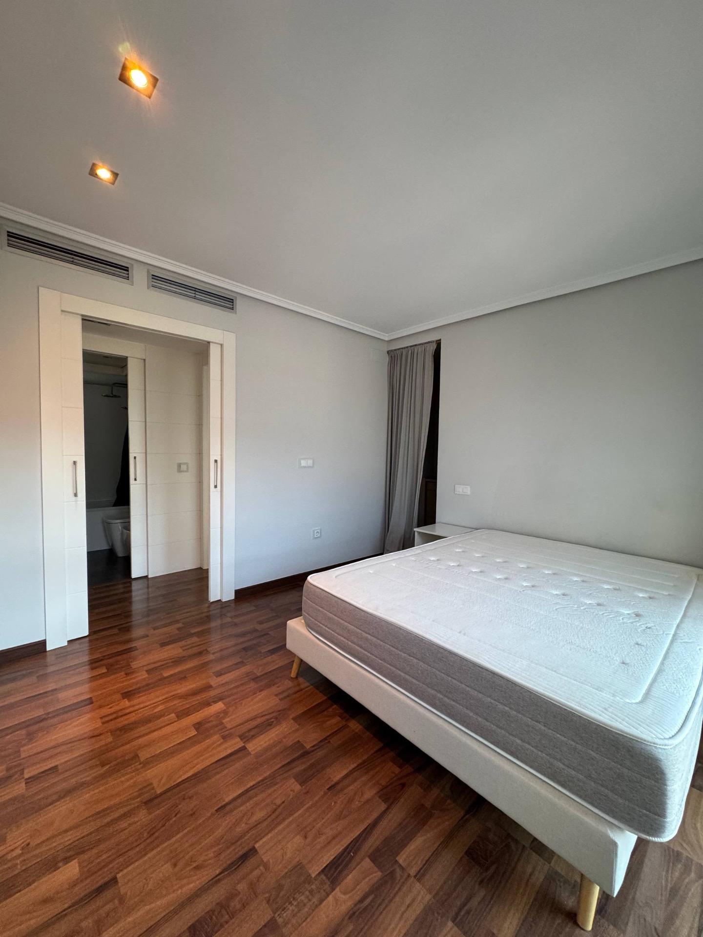 2-Bedroom Apartment in Algiros photo 5 of 8