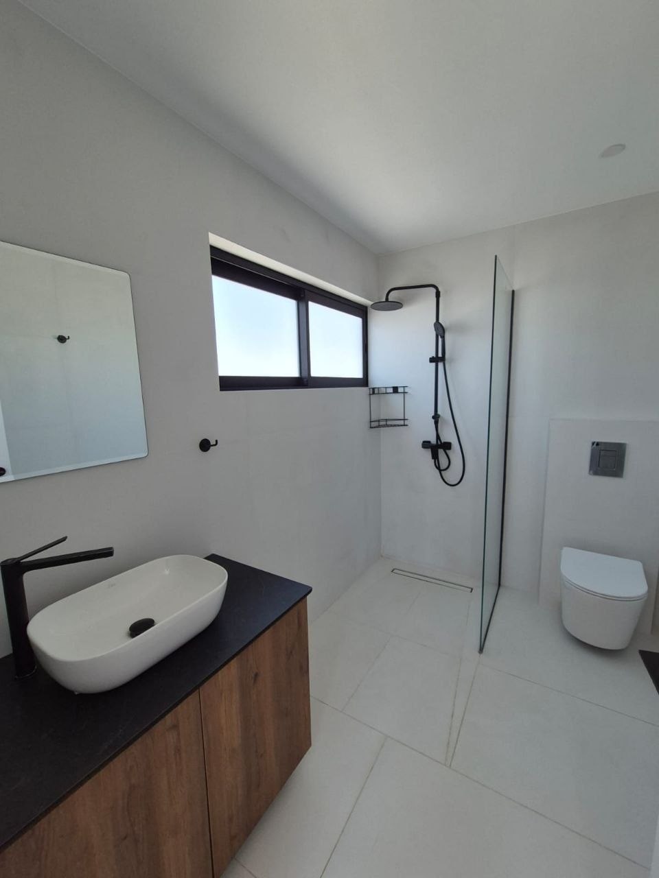 3-Bedroom Furnished Apartment in Agia Zoni photo 2 of 8