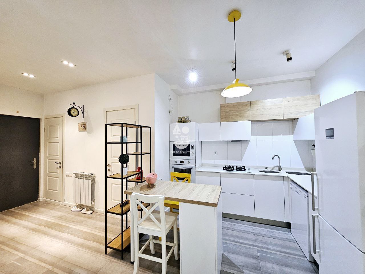 Stylish 2+1 Apartment in Old Batumi photo 1 of 6