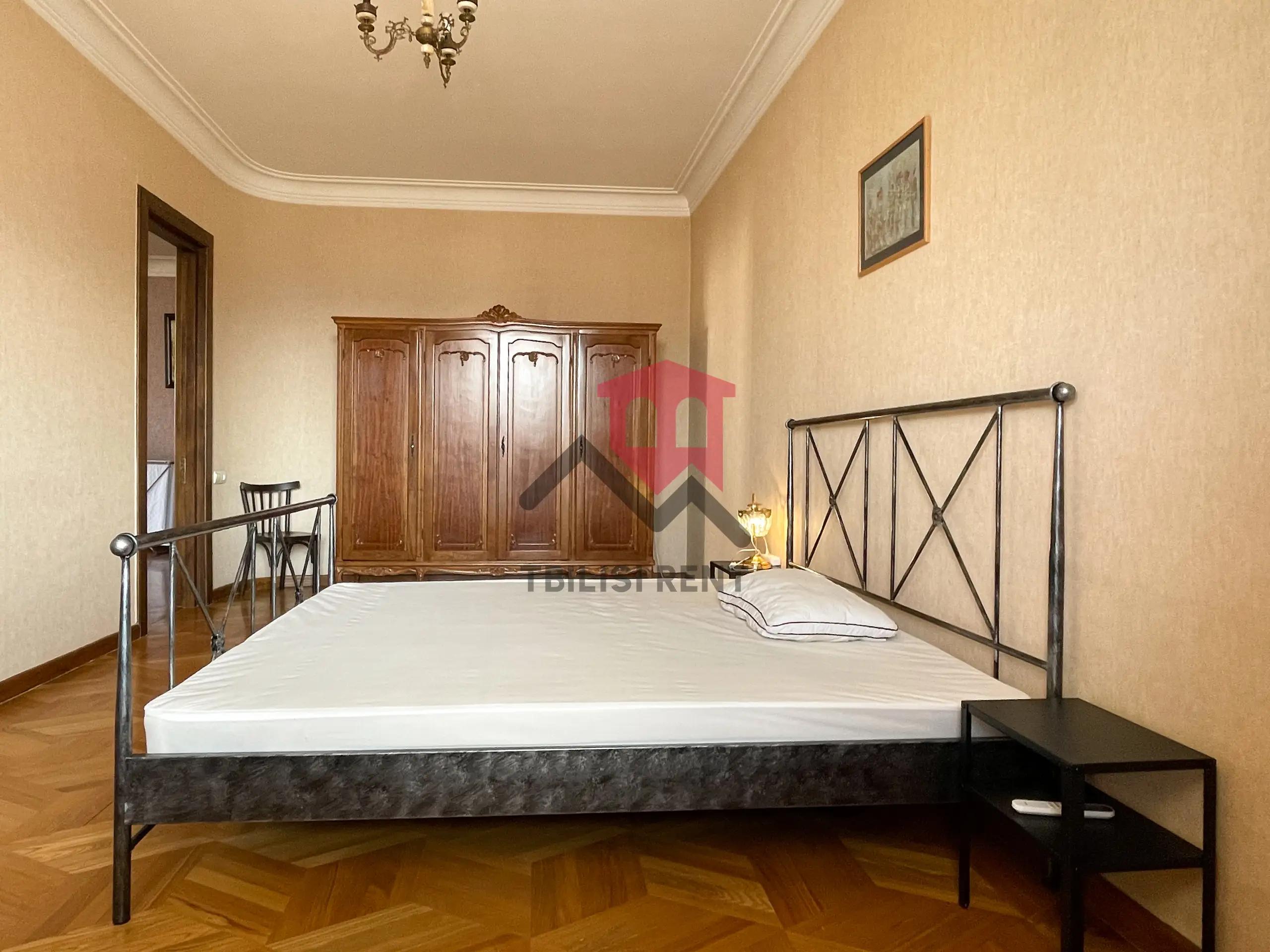 Просторная 5-комнатная квартира в Сабуртало photo 4 of 8