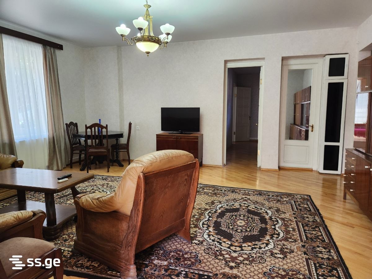 Меблированная 2-комнатная квартира на плато Нуцубидзе photo 2 of 8
