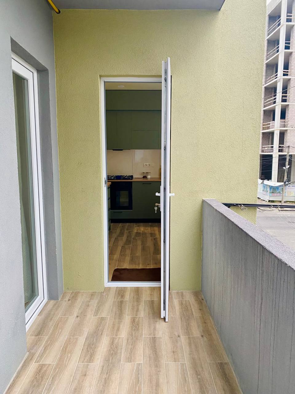 Two-Bedroom Apartment with Mountain View photo 6 of 8
