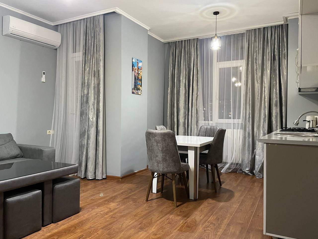 2-Bedroom Apartment Near Heroes Alley photo 3 of 6