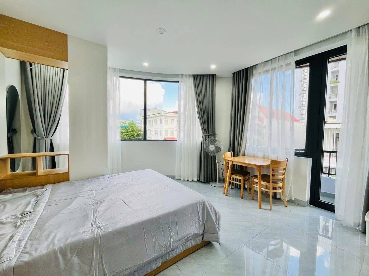 1-Bedroom Apartment with Mountain View in Son Tra photo 1 of 8