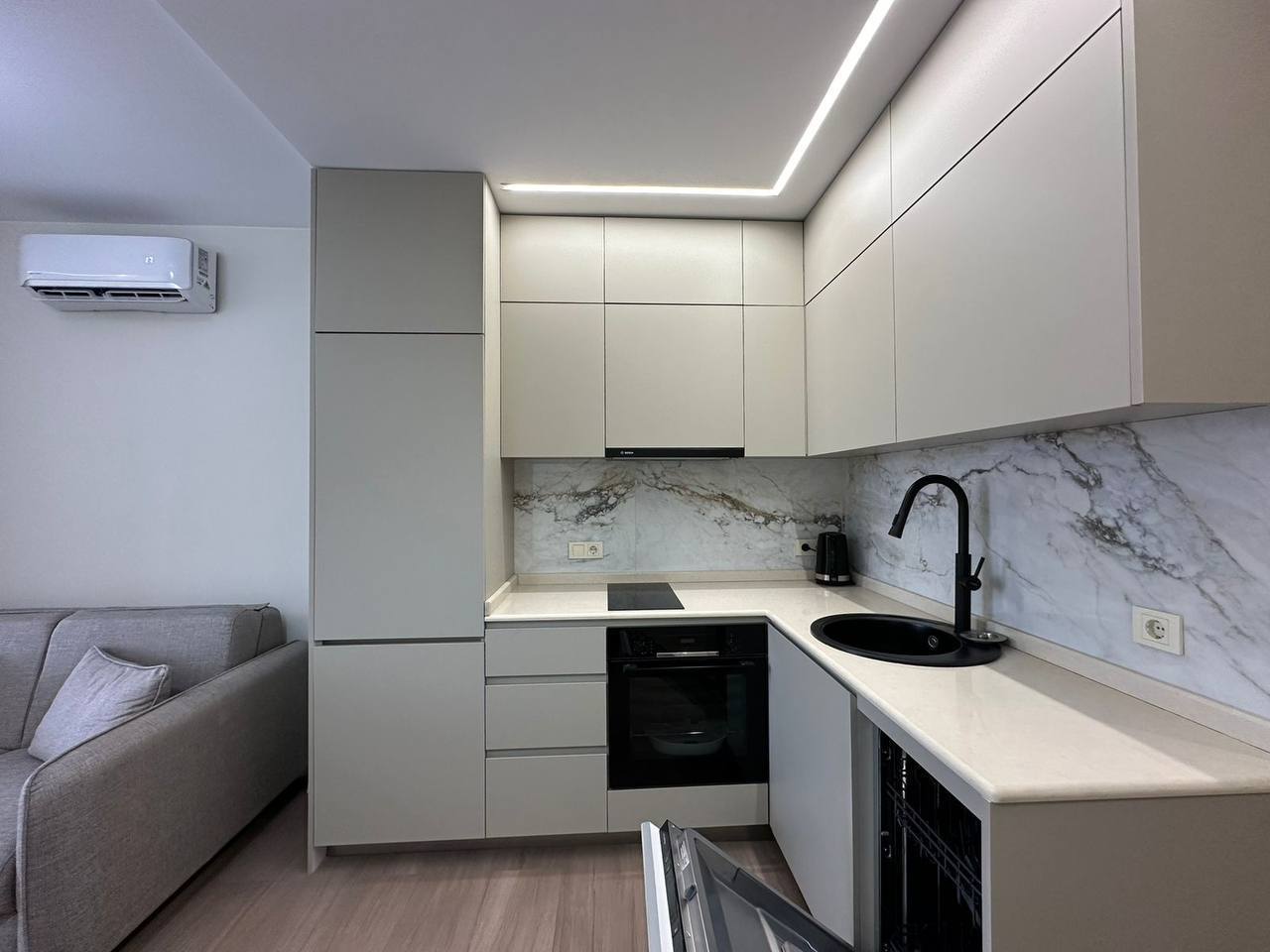 Studio Apartment on Inasaridze Street photo 1 of 6