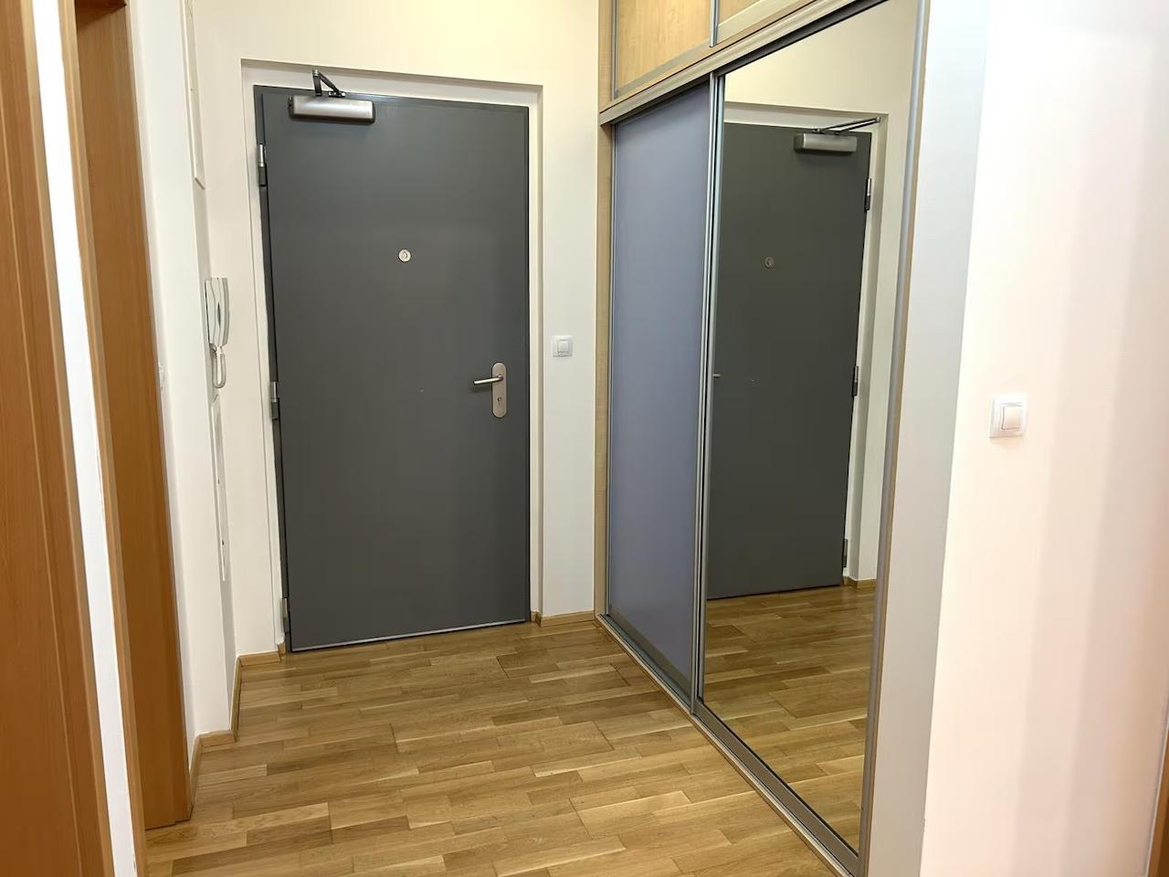 2+kk Apartment with Balcony in Vinohrady photo 3 of 8