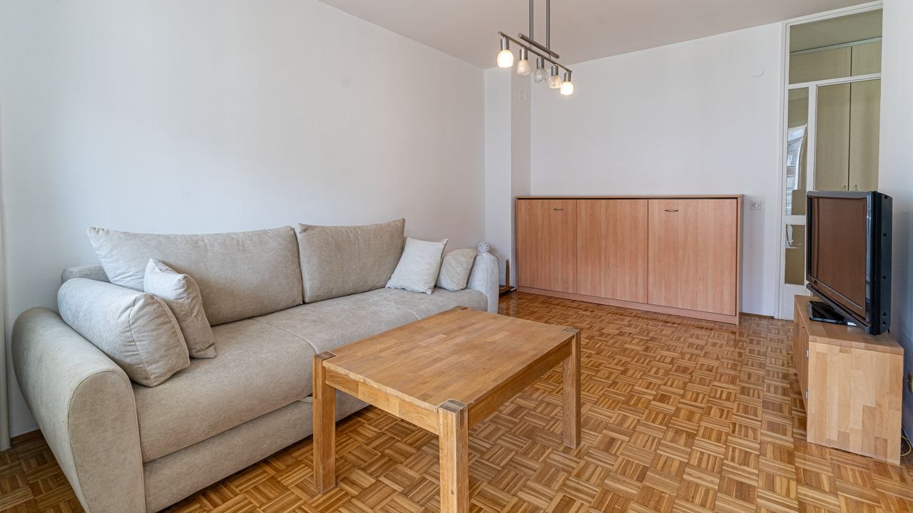 One-Bedroom Apartment in Novi Beograd photo 3 of 8