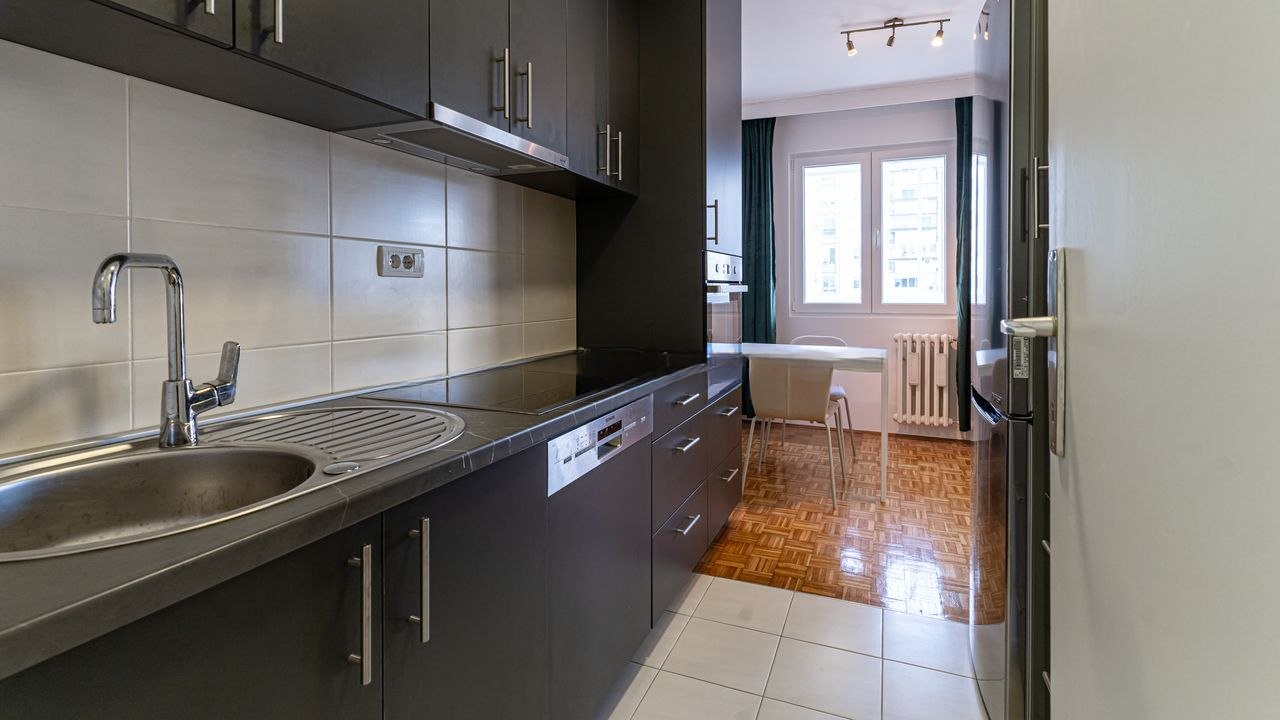 One-Bedroom Apartment in Novi Beograd photo 5 of 8