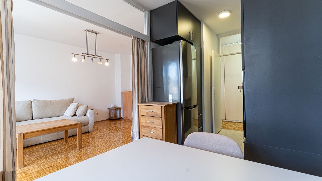 One-Bedroom Apartment in Novi Beograd photo 7 of 8