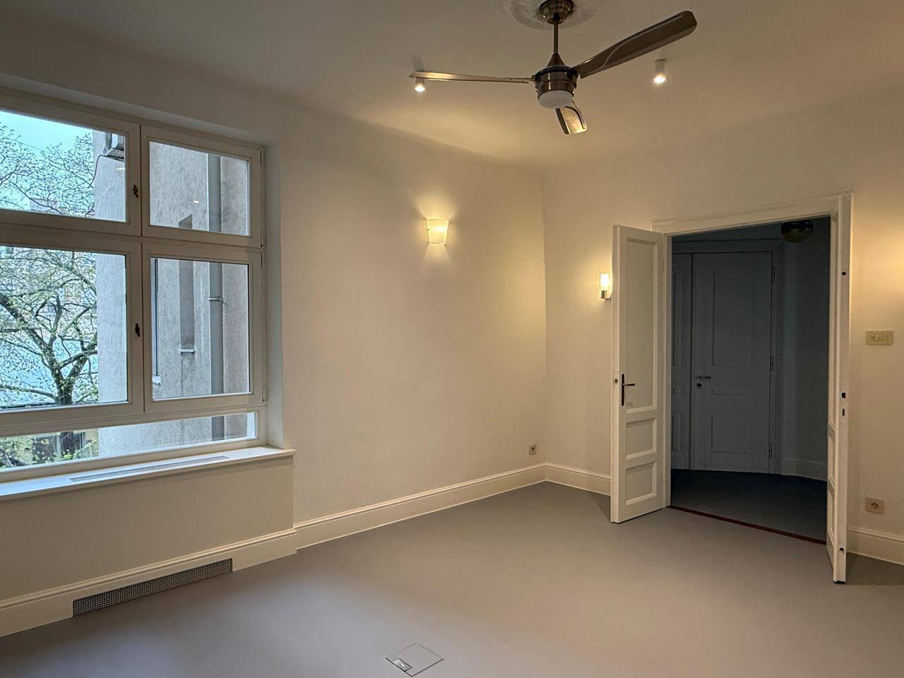 Three-Bedroom Apartment on Karadjordjeva Street photo 2 of 5