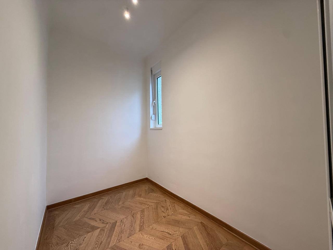 Three-Bedroom Apartment on Karadjordjeva Street photo 5 of 5