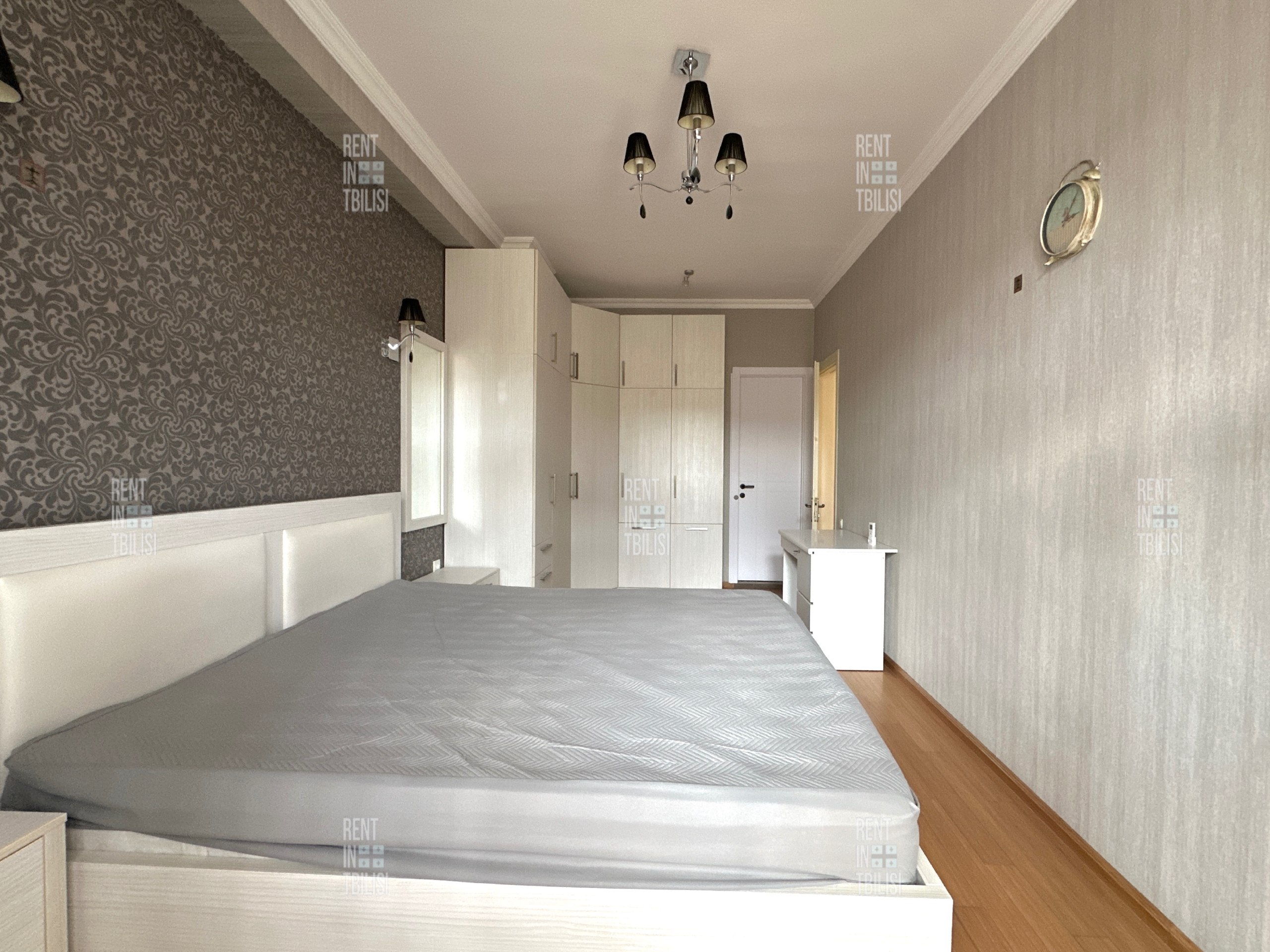 Renovated 3-Bedroom Apartment Near Technical University Metro photo 1 of 8