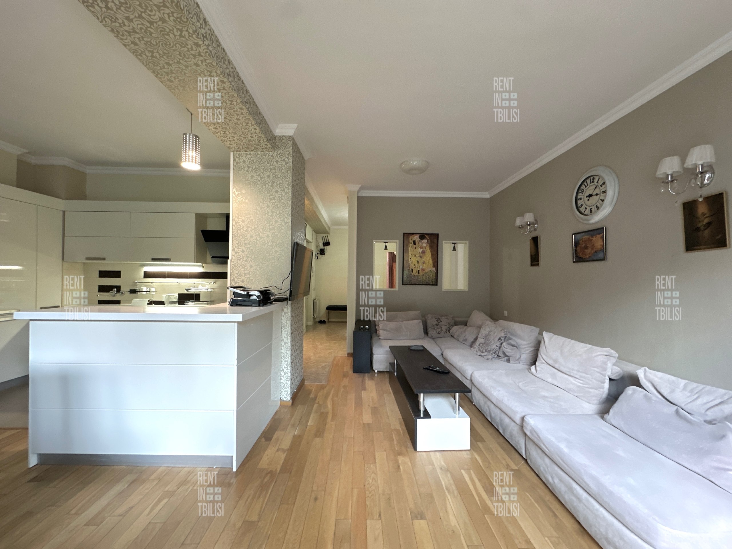Renovated 3-Bedroom Apartment Near Technical University Metro photo 3 of 8