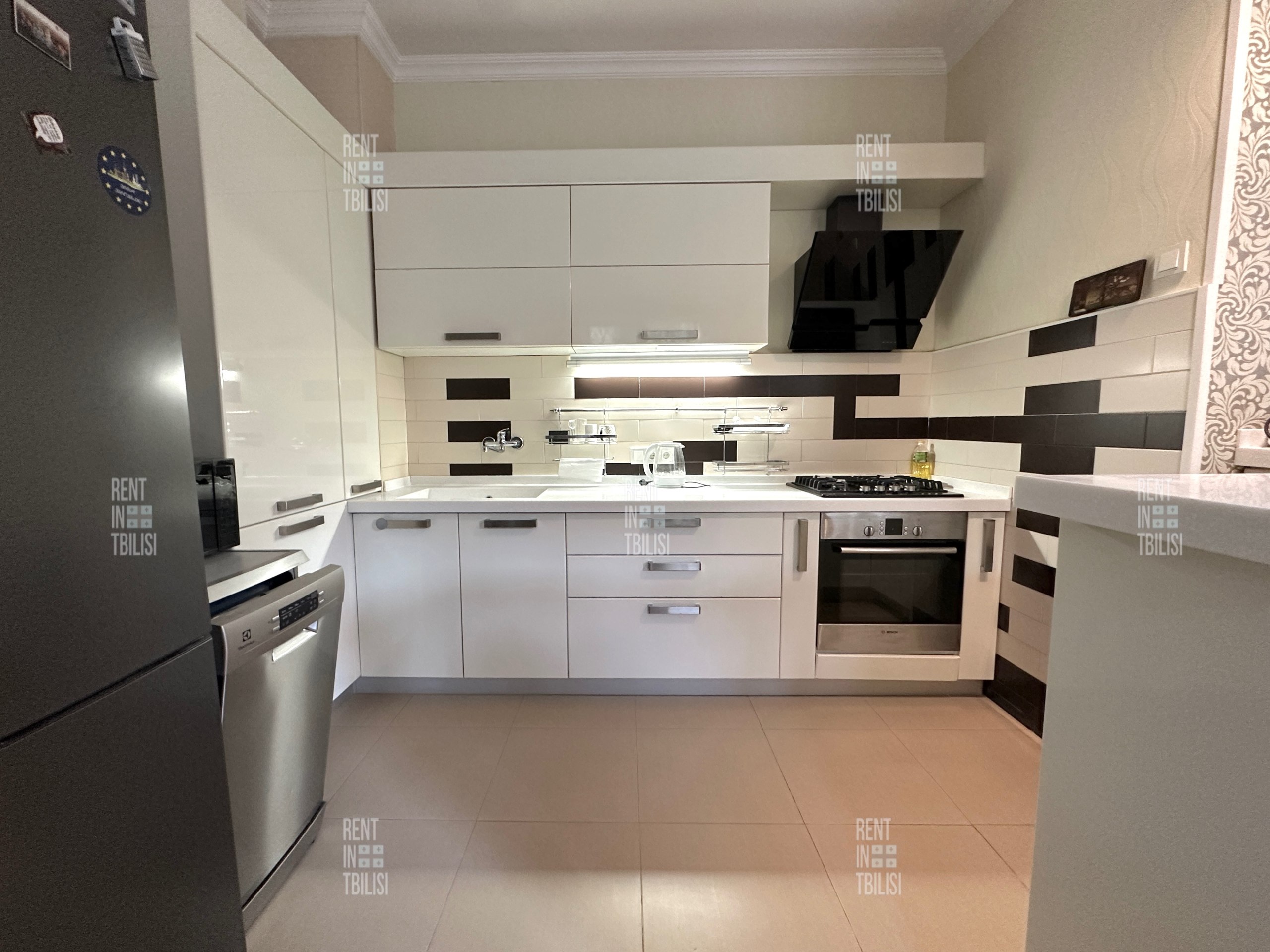 Renovated 3-Bedroom Apartment Near Technical University Metro photo 6 of 8