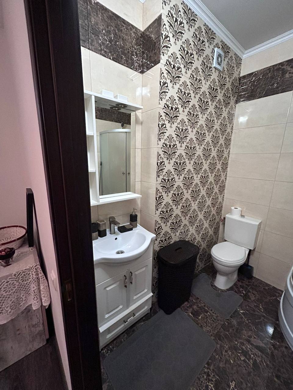 One-Bedroom Apartment in Buiucani photo 8 of 8