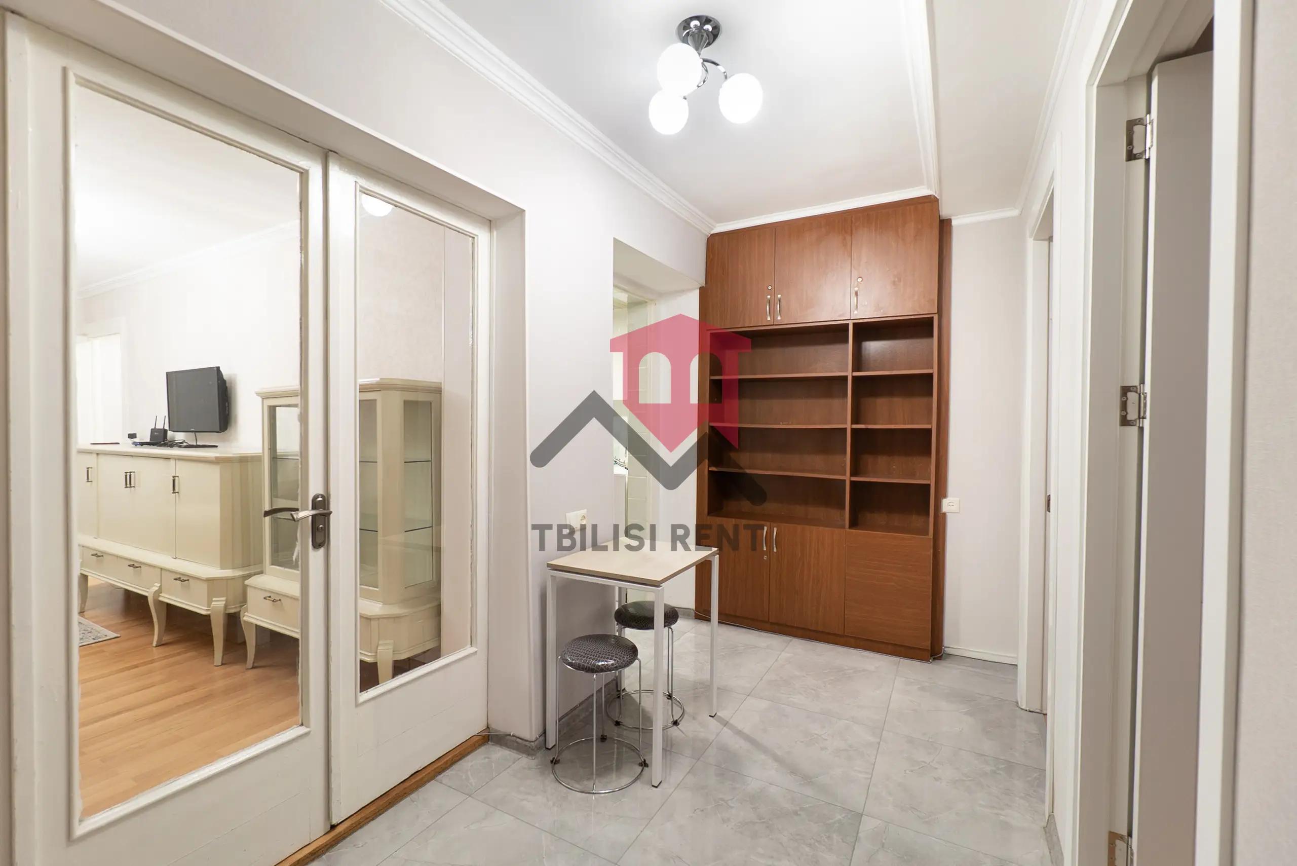 Просторная трехкомнатная квартира с тремя спальнями в Дигоми Массив photo 8 of 8
