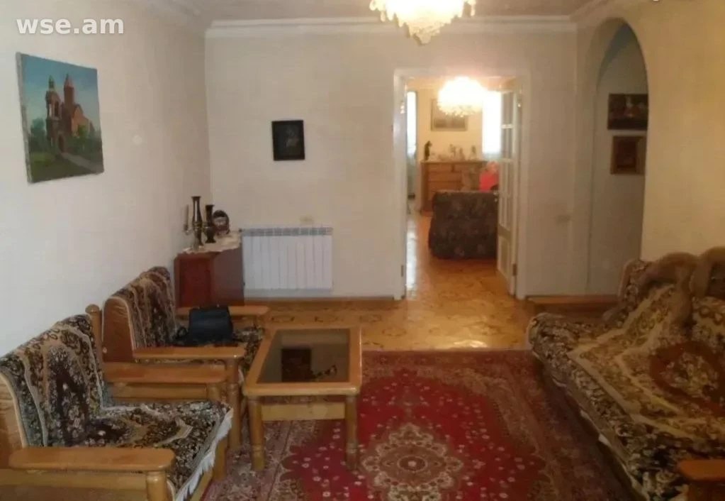 Five-Room Apartment in Kentron photo 6 of 8