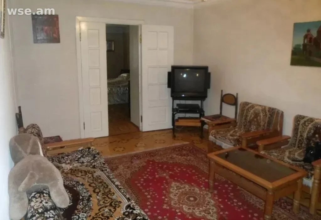 Five-Room Apartment in Kentron photo 7 of 8