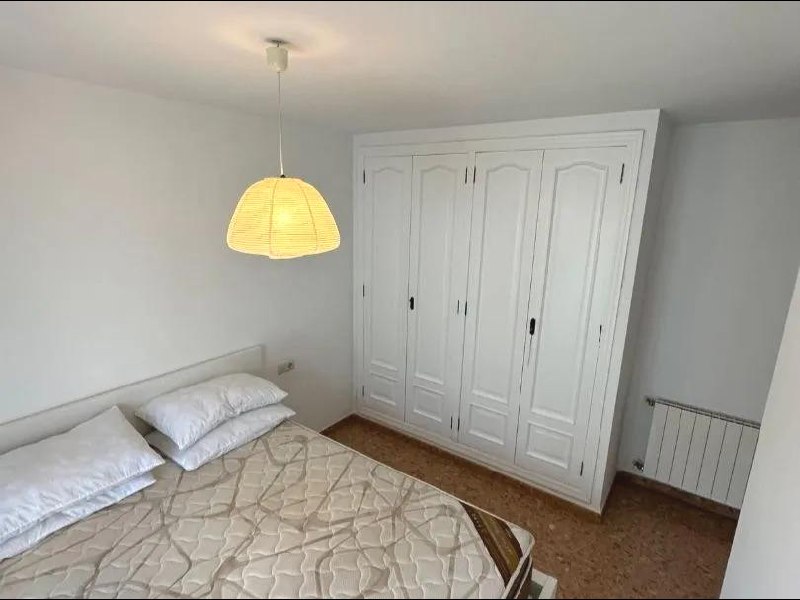 3-Bedroom Apartment for Rent in Russafa photo 4 of 8