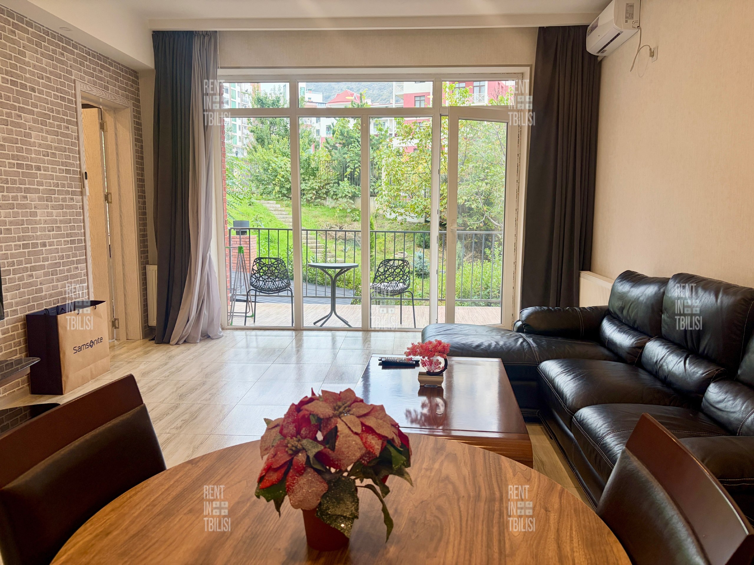 Luxury 1-Bedroom Apartment in Tbilisi photo 6 of 8