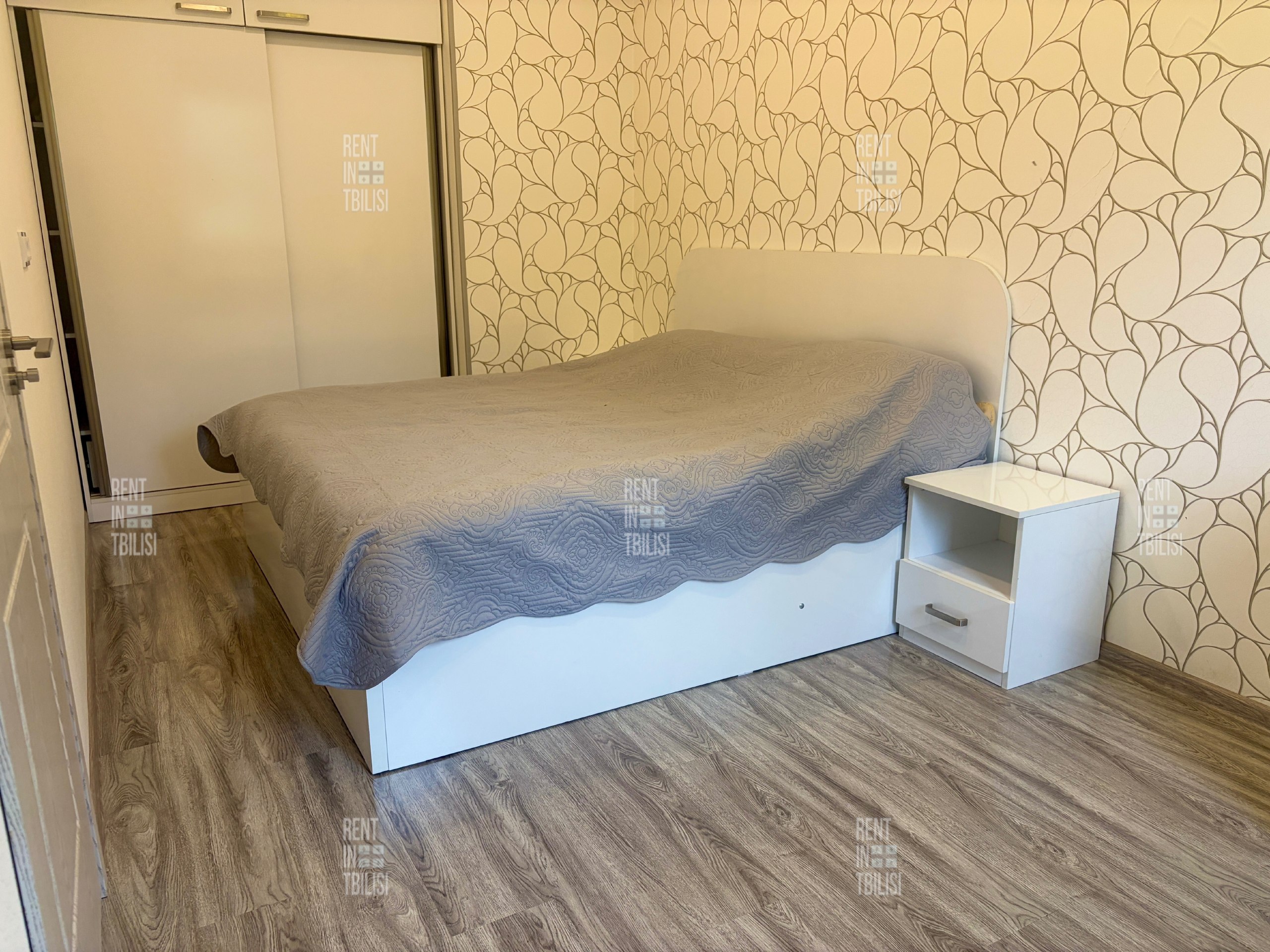 Luxury 1-Bedroom Apartment in Tbilisi photo 7 of 8