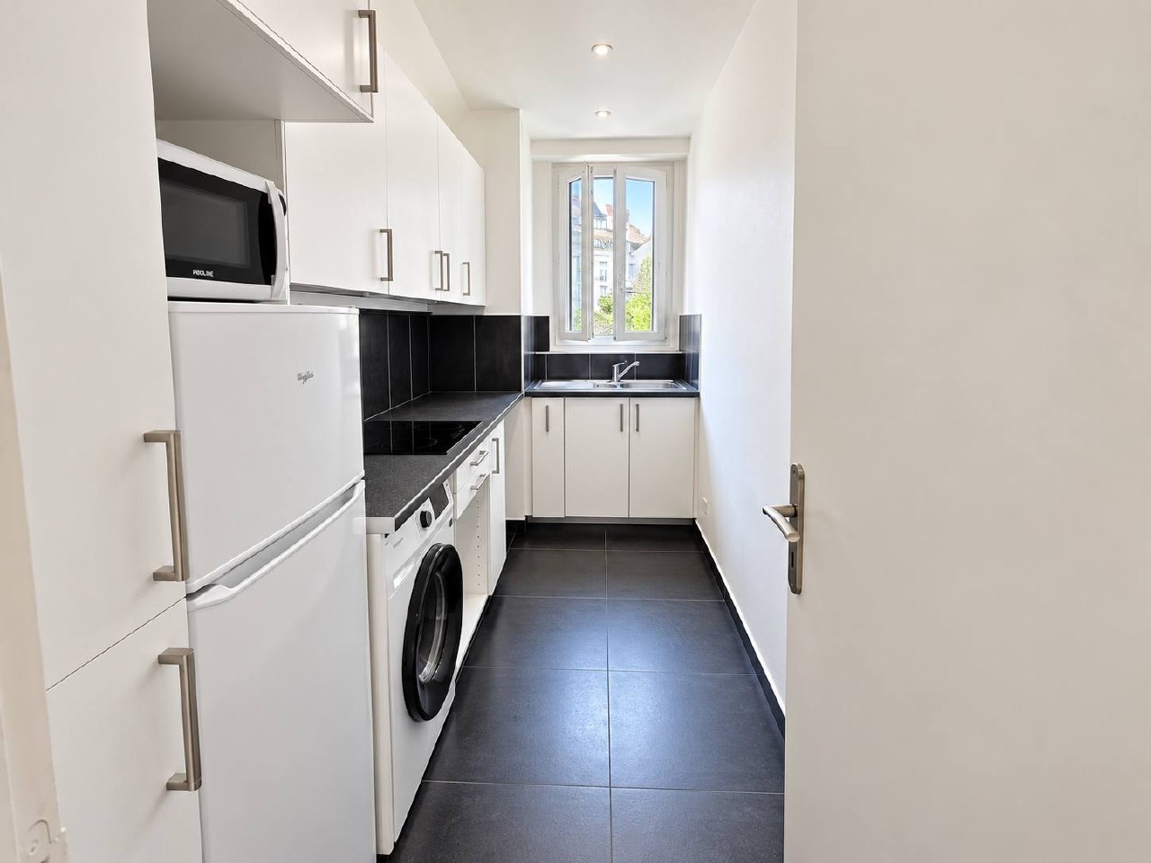 Two-Bedroom Apartment near Place Cambronne photo 7 of 7