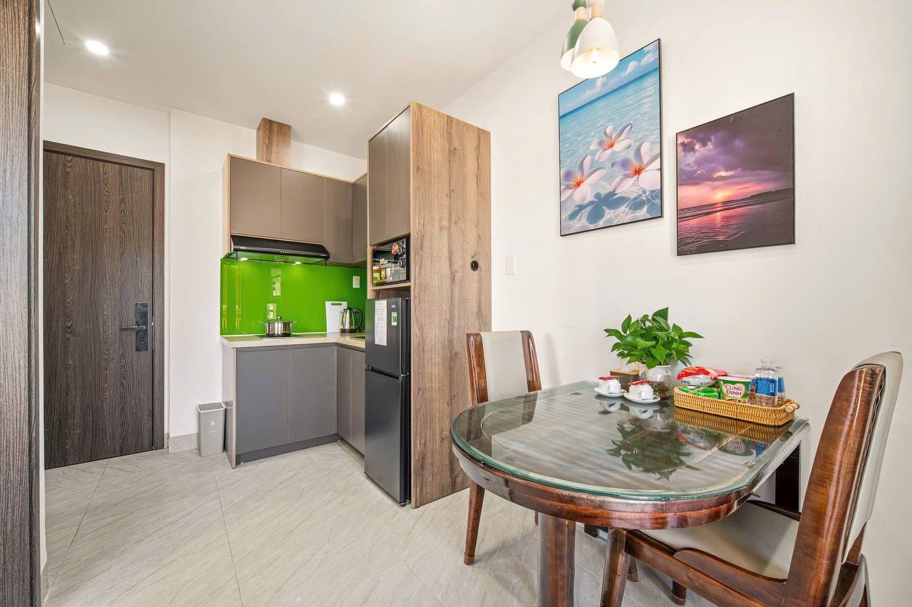 1-Bedroom Sea-View Apartment in Son Tra photo 1 of 8